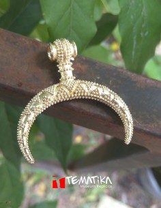 Amuleto luna creciente