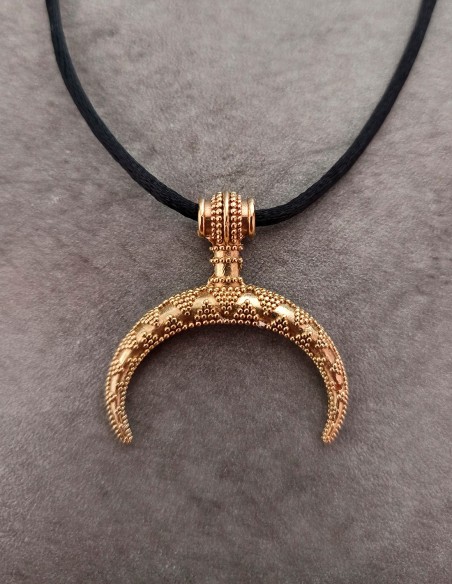 Amuleto della luna crescente
