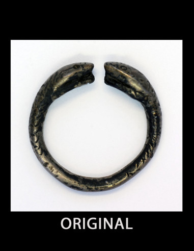 Anello a forma di serpente a due teste