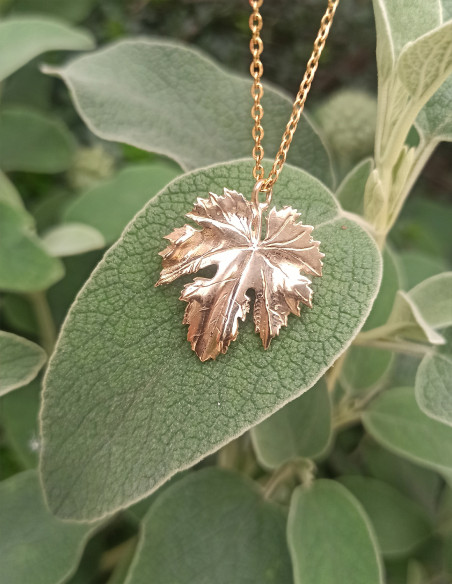 vine leaf pendant