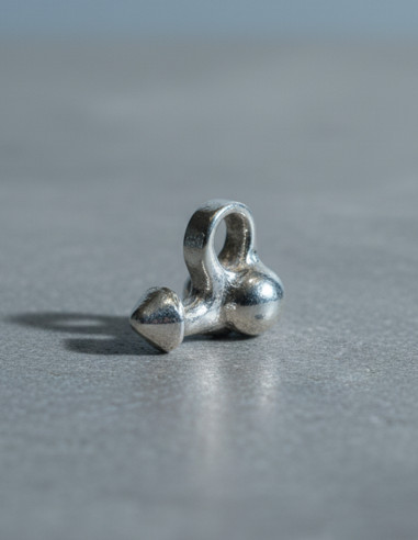 phallus amulet