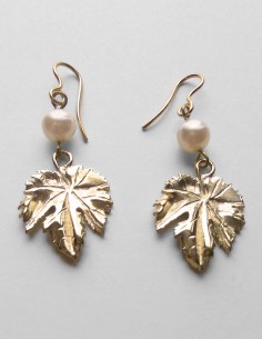 Earring grape leaves