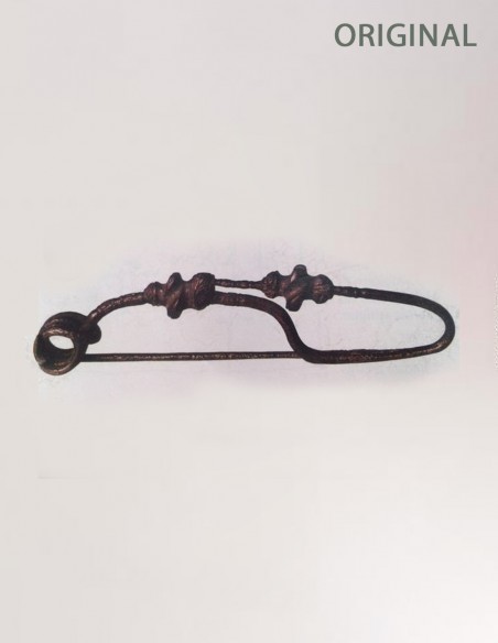 Kbel brooch