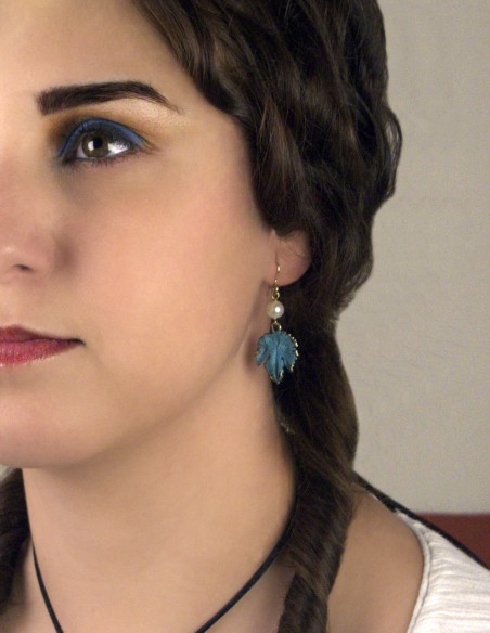 Earring grape leaves
