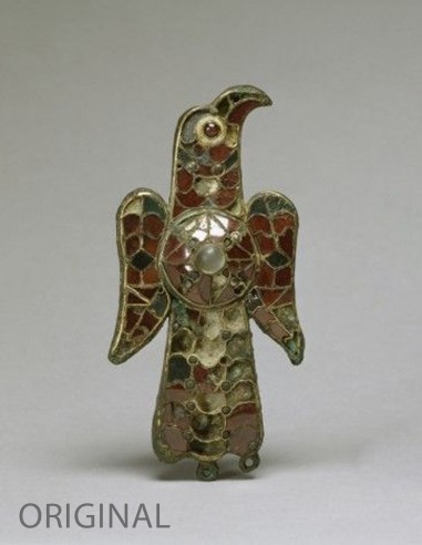 Eagle shape brooch Barros
