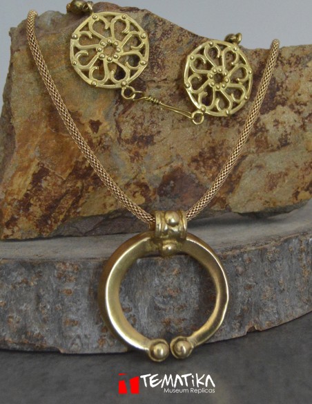 lunula pendant roman jewelry