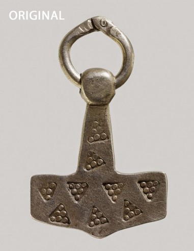 Thor's hammer pendant