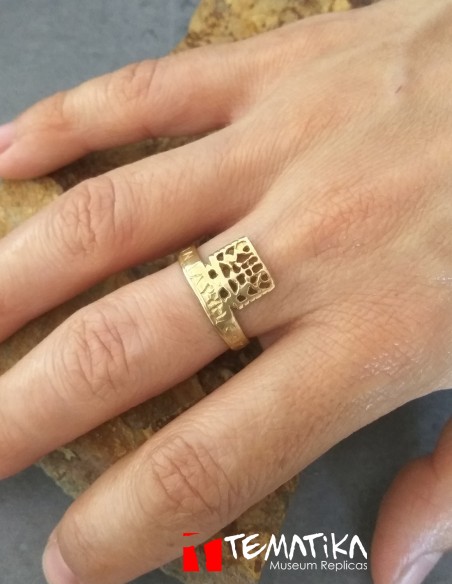 roman ring clunia